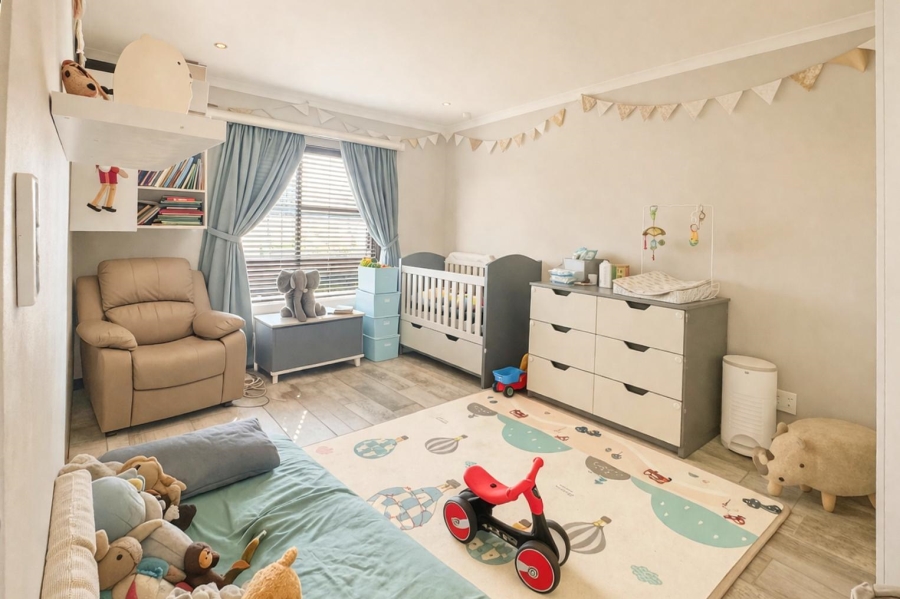 4 Bedroom Property for Sale in Flamingo Vlei Western Cape